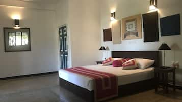 In-room safe, desk, iron/ironing board, free WiFi