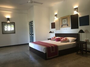 Chambre Double Deluxe, vue océan | Coffres-forts dans les chambres, bureau, fer et planche à repasser
