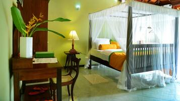Minibar, desk, soundproofing, free rollaway beds