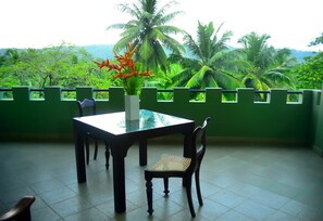 Terrace/patio - Tropical Retreat (Unawatuna)