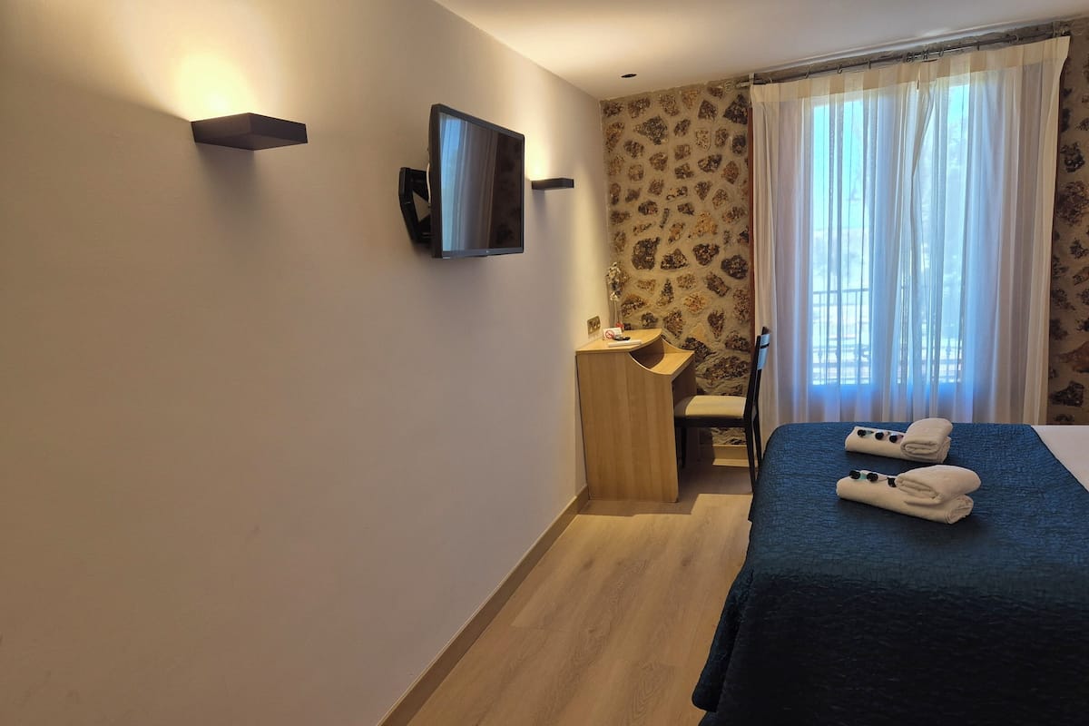 Standard Double Room, Balcony, City View | Desk, laptop workspace, blackout drapes, WiFi (free)