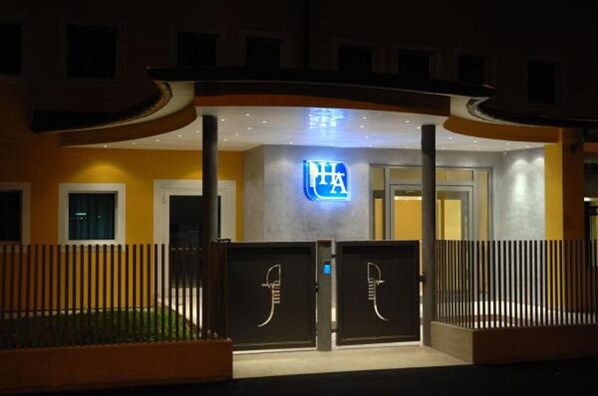 Property entrance - Hotel Alverì (Mestre)