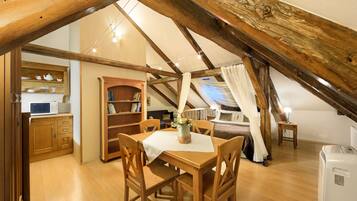 Honeymoon Suite, 1 Bedroom (2 Attic) | 1 bedroom, premium bedding, in-room safe, desk