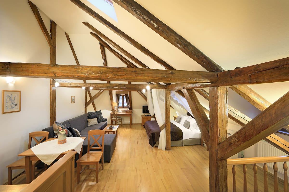 Honeymoon Suite, 1 Bedroom, Kitchen (1 Attic Castle View) | 1 bedroom, premium bedding, in-room safe, desk
