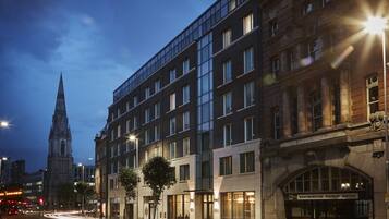 Façade de l’hébergement - soirée/nuit