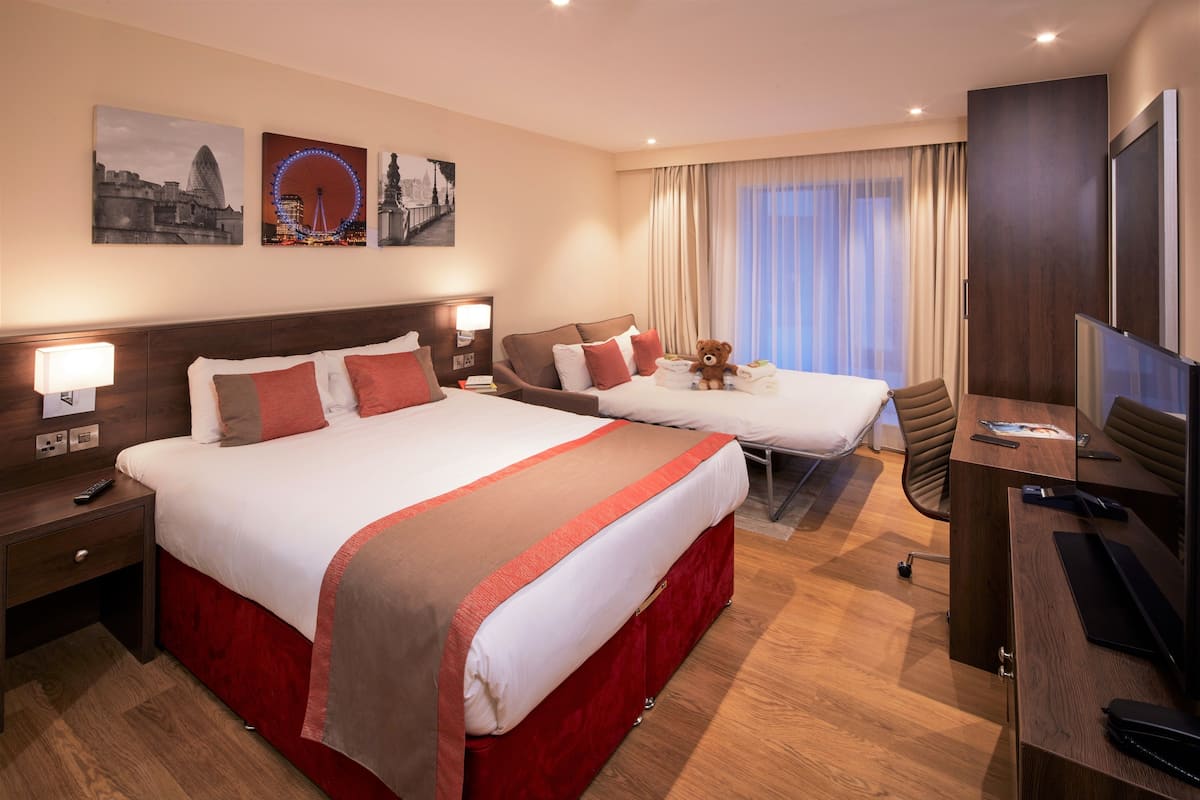 1 bedroom, premium bedding, in-room safe, desk
