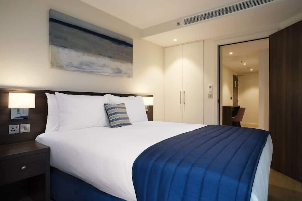 1 bedroom, premium bedding, in-room safe, desk