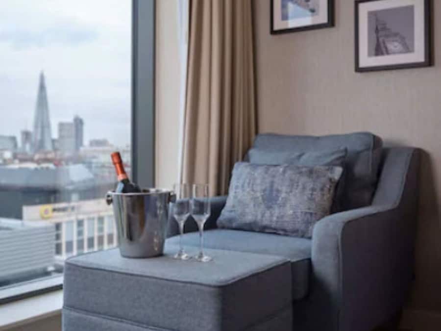 Premium Studio, 1 King Bed, City View | 1 bedroom, premium bedding, in-room safe, desk