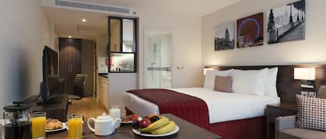 1 bedroom, premium bedding, in-room safe, desk