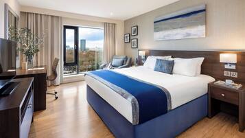 Premium Room, 1 King Bed | 1 bedroom, premium bedding, in-room safe, desk