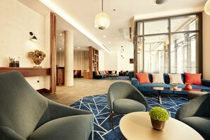 Coin salon dans le hall