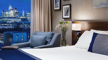 Premium Room, 1 King Bed, City View | 1 bedroom, premium bedding, in-room safe, desk