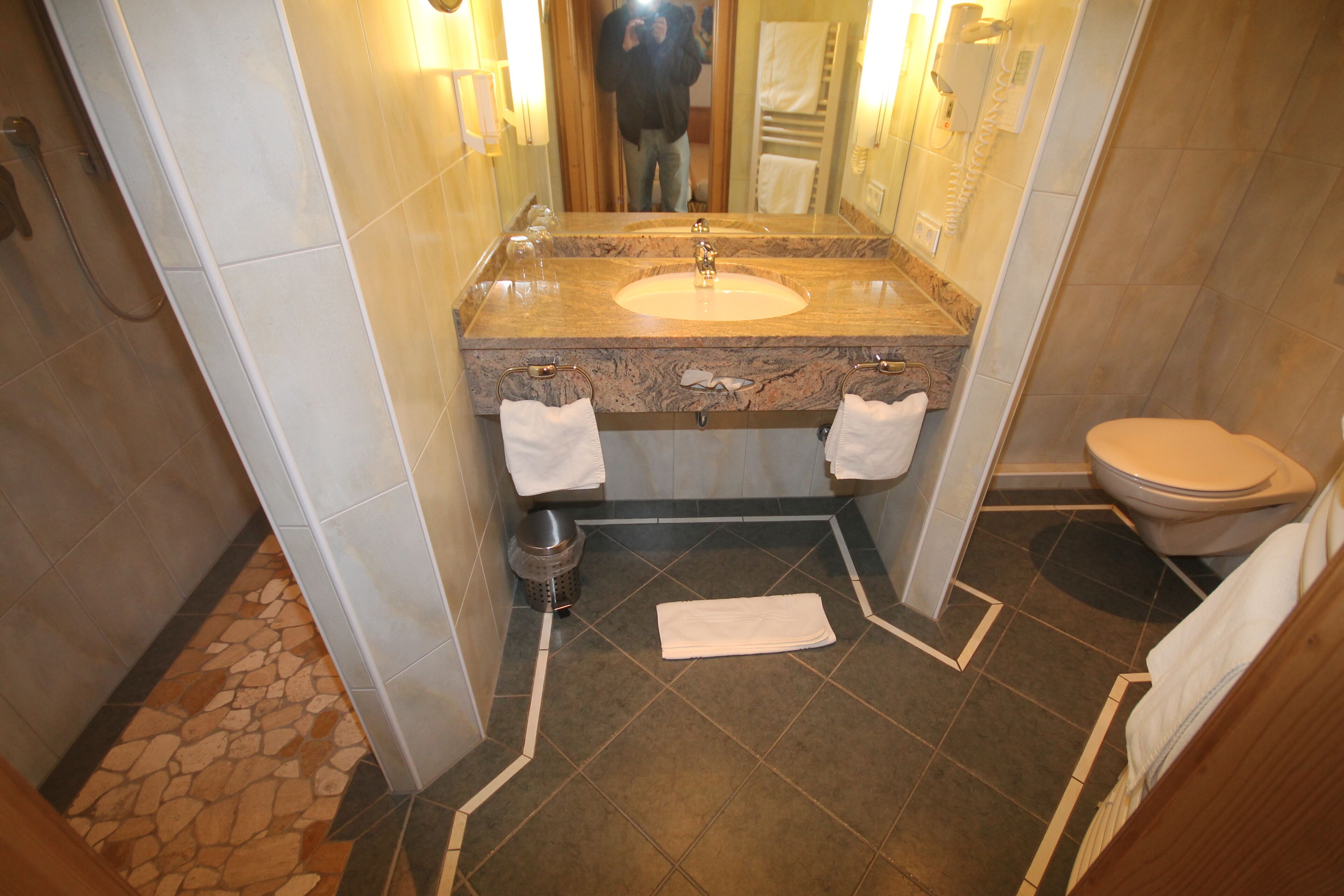 exclusive double room | bathroom | shower, free toiletries, hair dryer, bathrobes