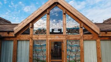 Perhesviitti (Izba) | Ylelliset vuodevaatteet, silitysrauta/-lauta, ilmaiset vauvansängyt