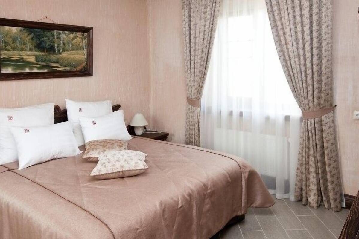 Family Suite, Allergy Friendly, Garden View | Premium bedding, iron/ironing board, free cots/infant beds
