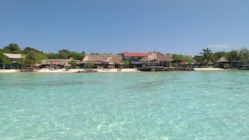Sulla spiaggia, immersioni subacquee, snorkeling, kayak