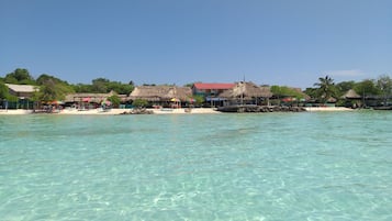 Aan het strand, duiken, snorkelen, kajakken