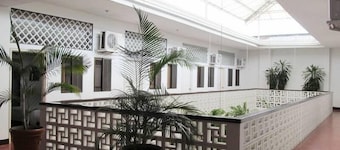 Royal Plaza