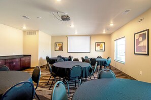Meeting facility - Cobblestone Hotel & Suites - Paxton (Paxton)