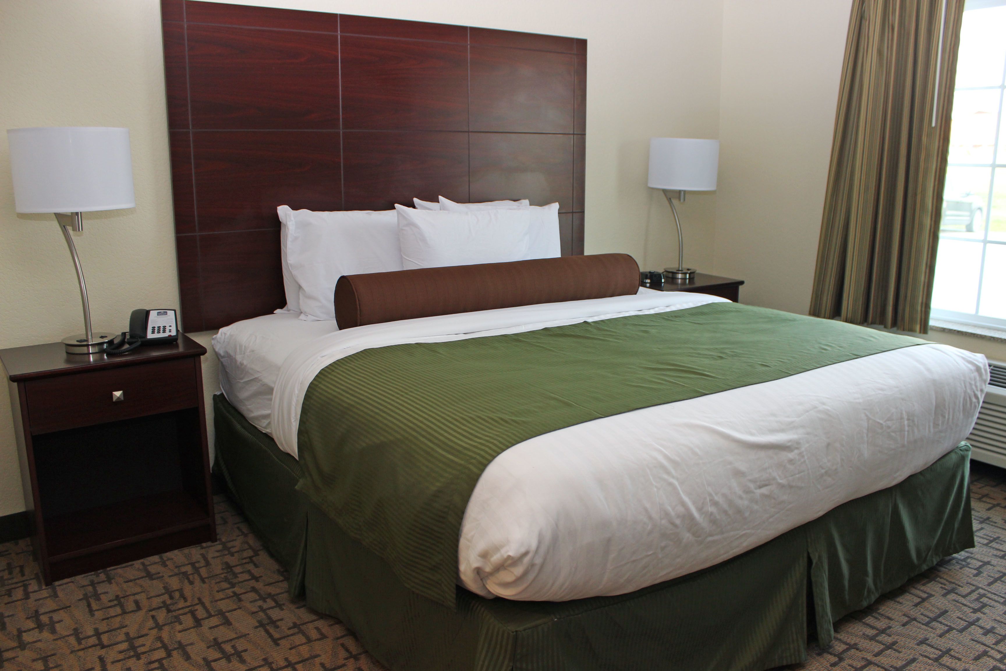 room, 1 king bed, non smoking | in-room safe, desk, laptop workspace, iron/ironing board