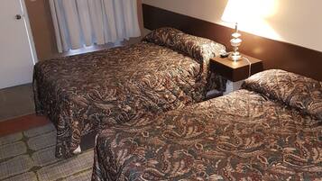 Double Room, 2 Queen Beds, Kitchenette | Desk, free WiFi