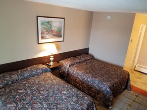 Desk, free WiFi - Alaskan Motel (Fox Creek)