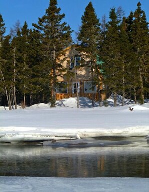 Standard Chalet, 2 Bedrooms, Bay View (L'Églantier) | Balcony