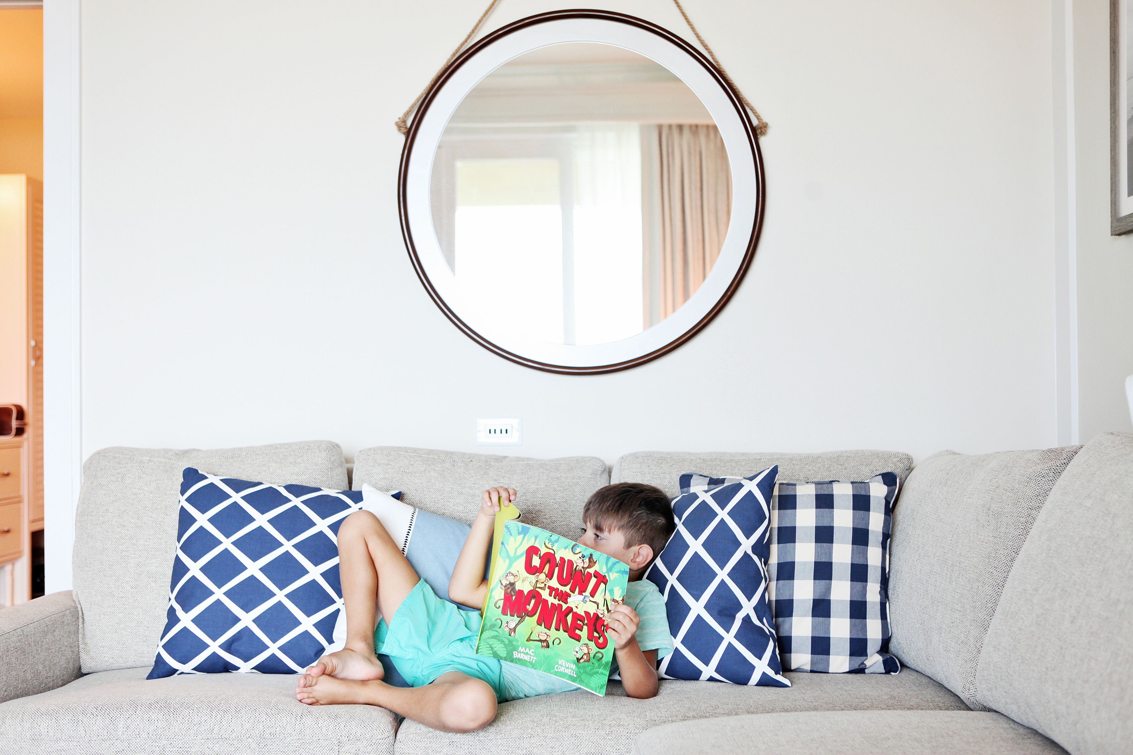 50 吋平面電視連有線電視頻道、電視