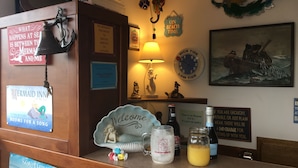 Unclassified image, 3 of 77, button - Mermaid Inn (Long Beach)