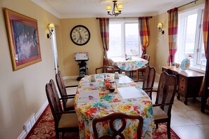 Esmorzar diari continental gratuït 