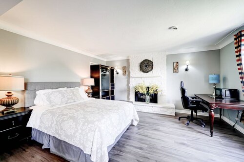 Butterfly Manor Bed & Breakfast