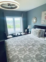 Quarto design, 1 cama King | Individualmente decorados, escrivaninha, Wi-Fi de cortesia