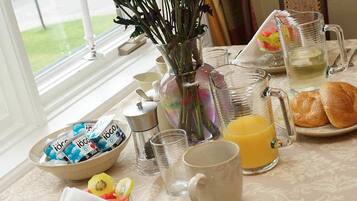 Free daily continental breakfast