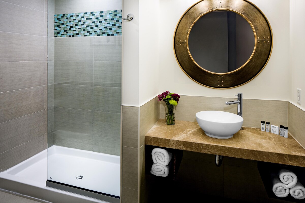 Bathroom shower