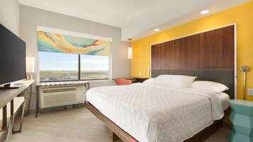 Room, 1 King Bed, Non Smoking | In-room safe, desk, blackout drapes, free cribs/infant beds