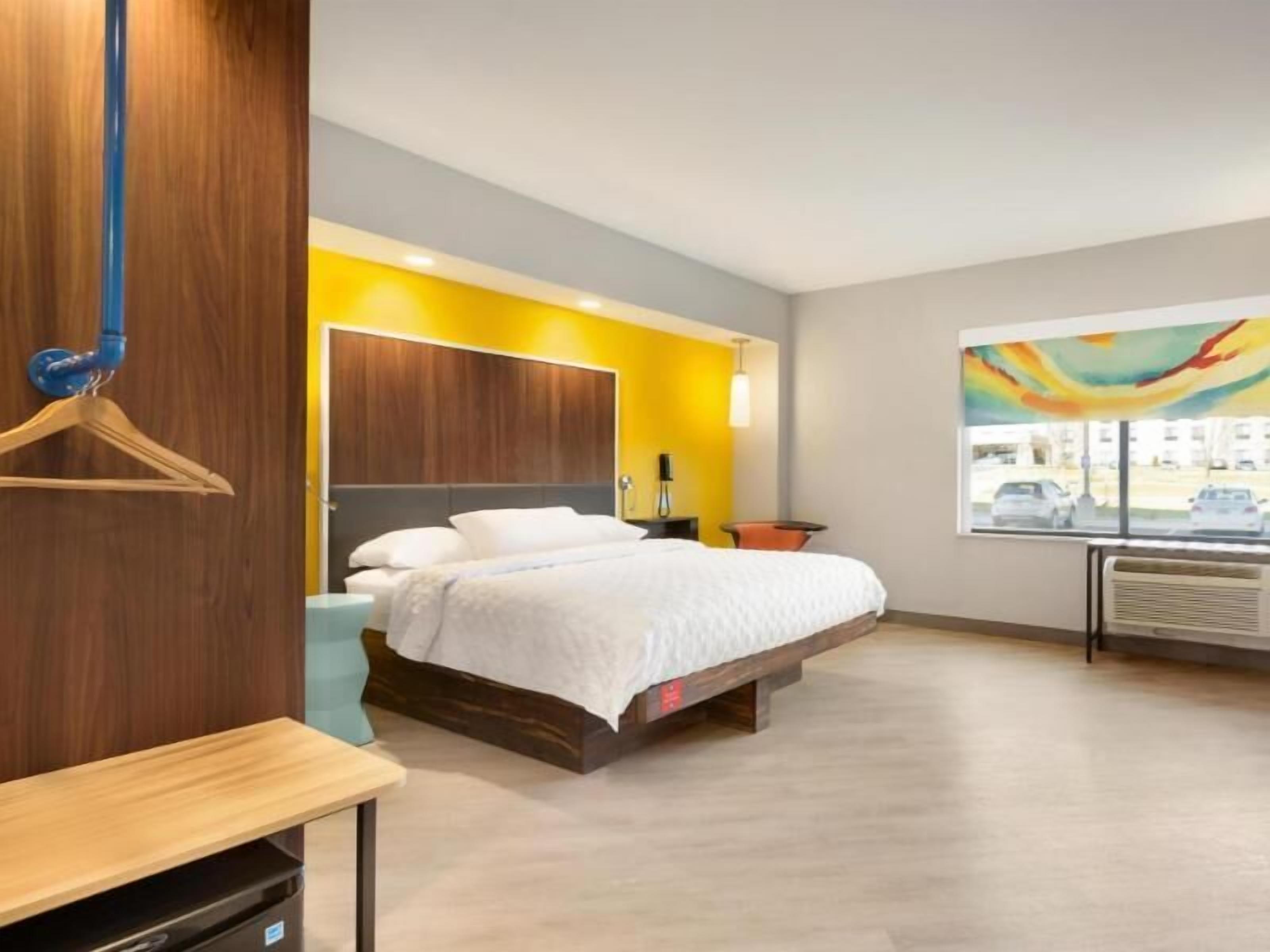 In-room safe, desk, blackout drapes, free cribs/infant beds