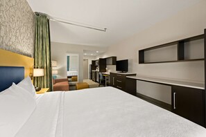 Studio, 1 King Bed, Non Smoking | In-room safe, blackout drapes, iron/ironing board, cribs/infant beds