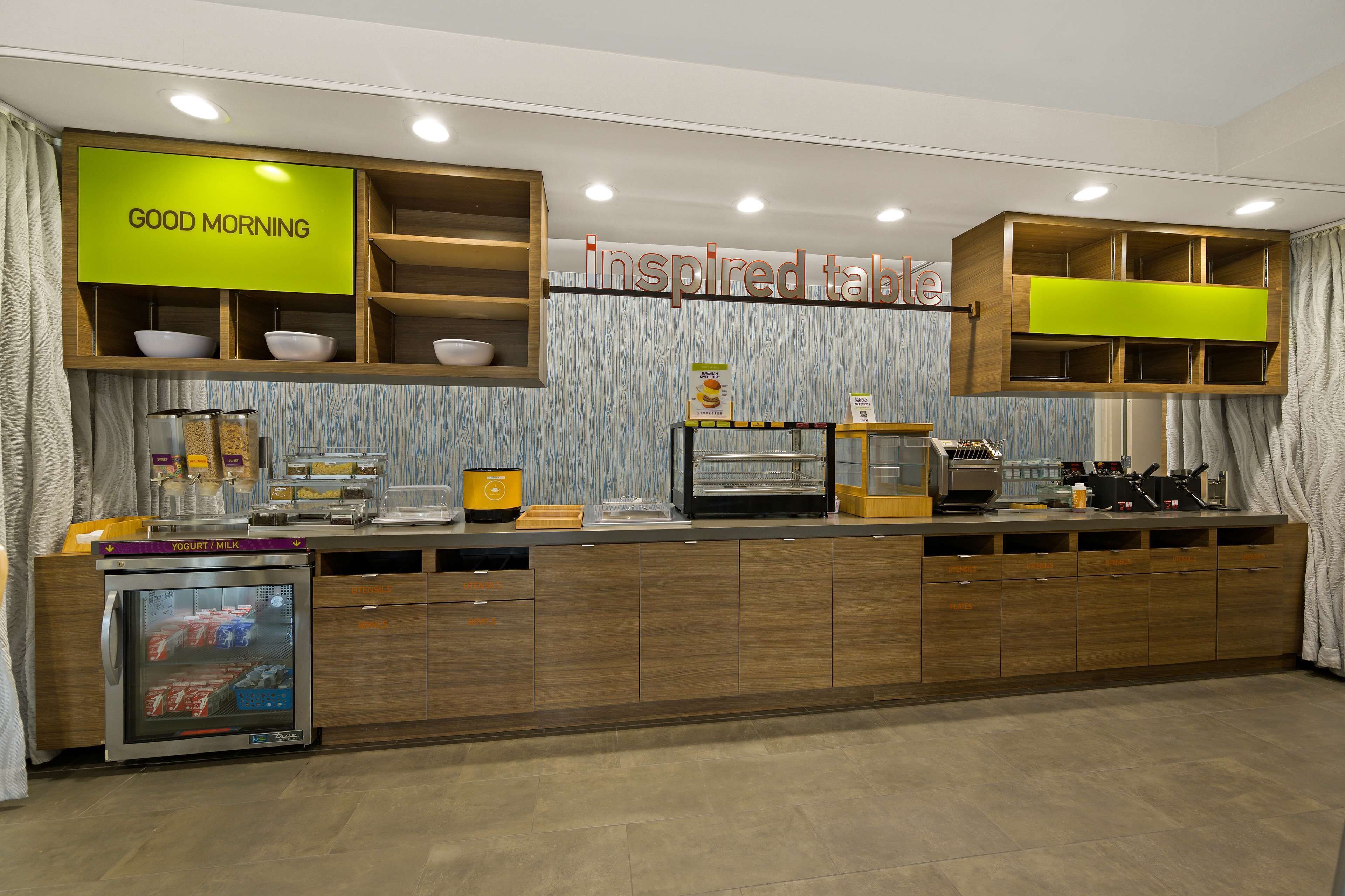 free daily continental breakfast