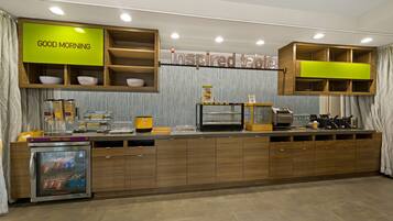 Free daily continental breakfast