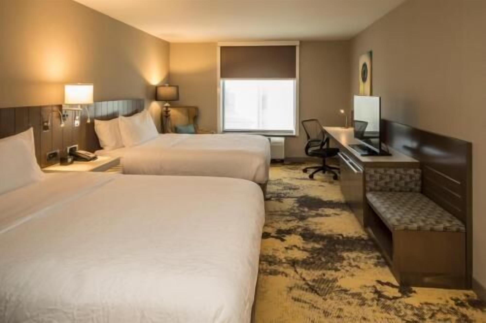 Premium bedding, in-room safe, desk, laptop workspace