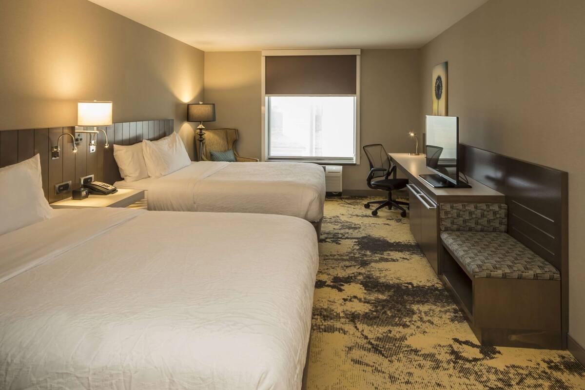 Premium bedding, in-room safe, desk, laptop workspace
