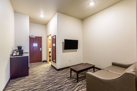 Studio, 1 King Bed with Sleeper Sofa, Non Smoking | In-room safe, desk, laptop workspace, iron/ironing board. Cobblestone Inn & Suites at UW Stout Downtown Menomonie