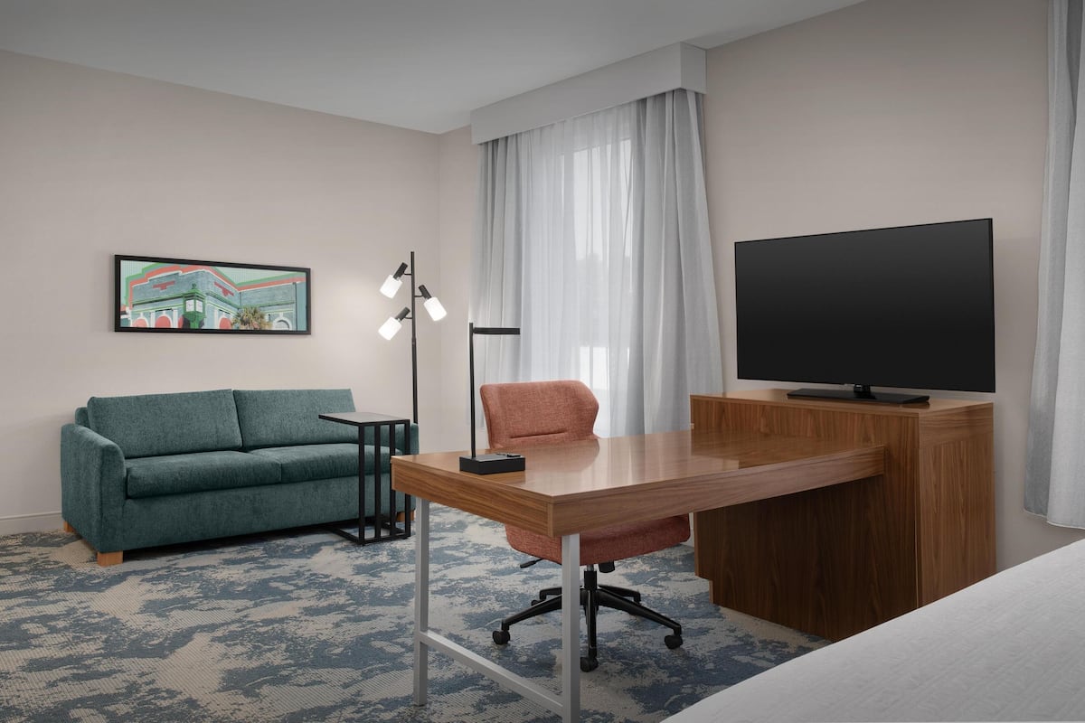 Bureau, espace de travail pour ordinateurs portables