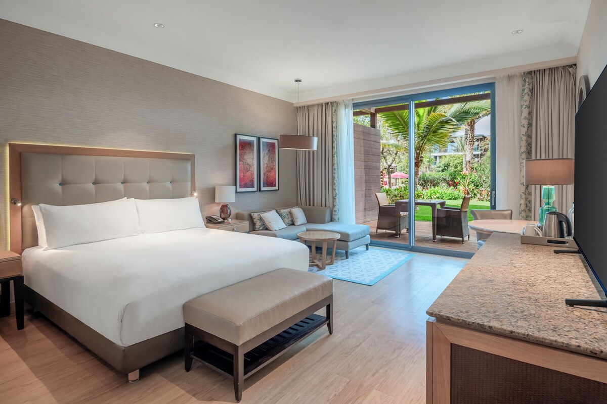 Deluxe Room, 1 King Bed, Garden View (Terrace)