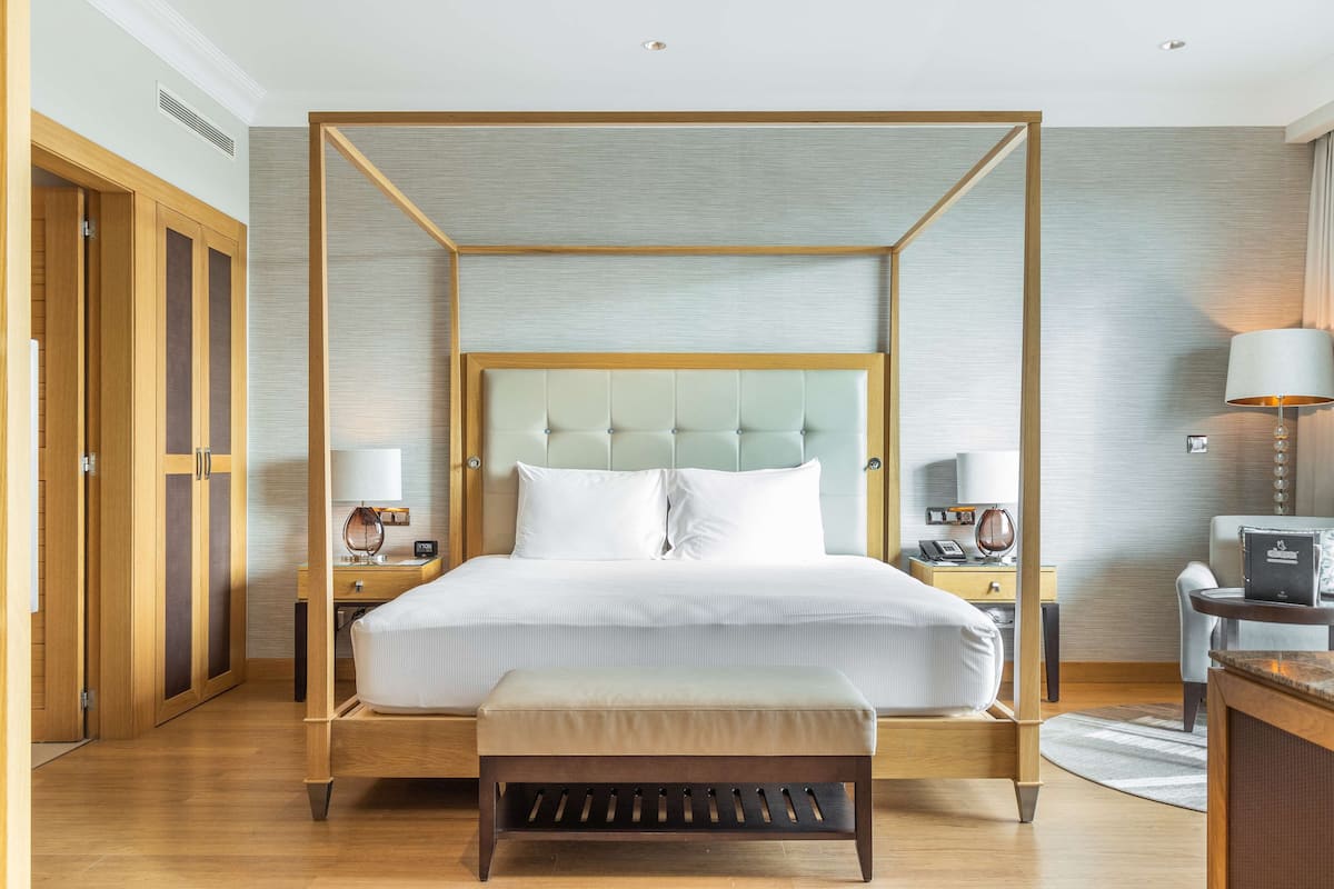 1 dormitorio y ropa de cama de alta calidad