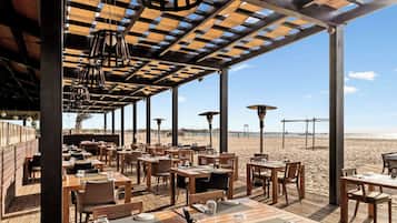 4 restaurantes: opção de café da manhã, almoço e jantar