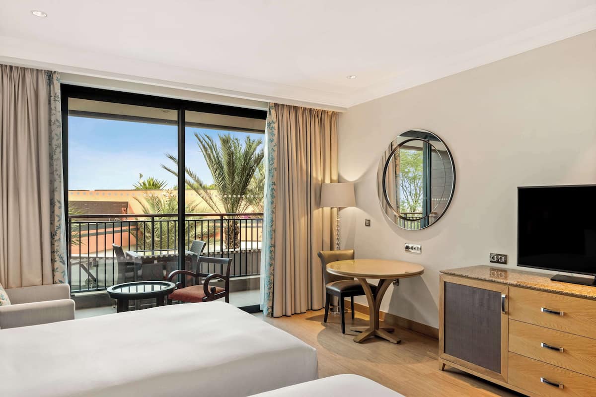 family room, 1 king bed, connecting rooms | 1 bedroom, premium bedding, pillow-top beds, minibar