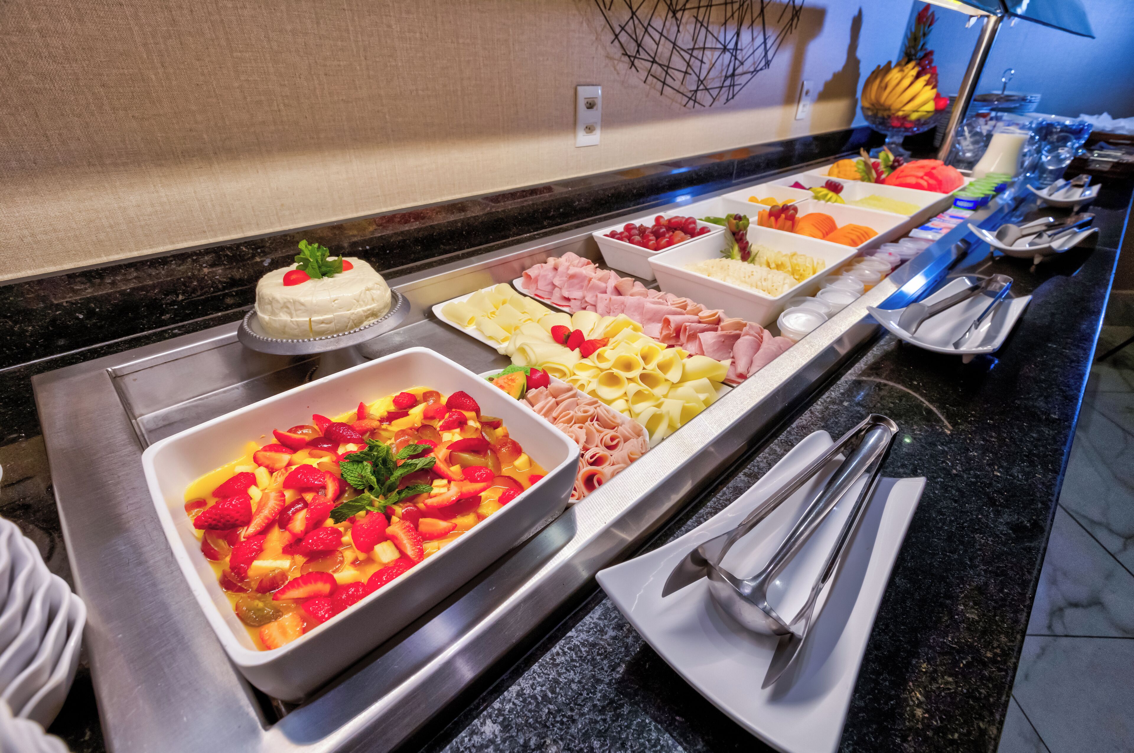 Colazione a buffet a pagamento, servita tutte le mattine 