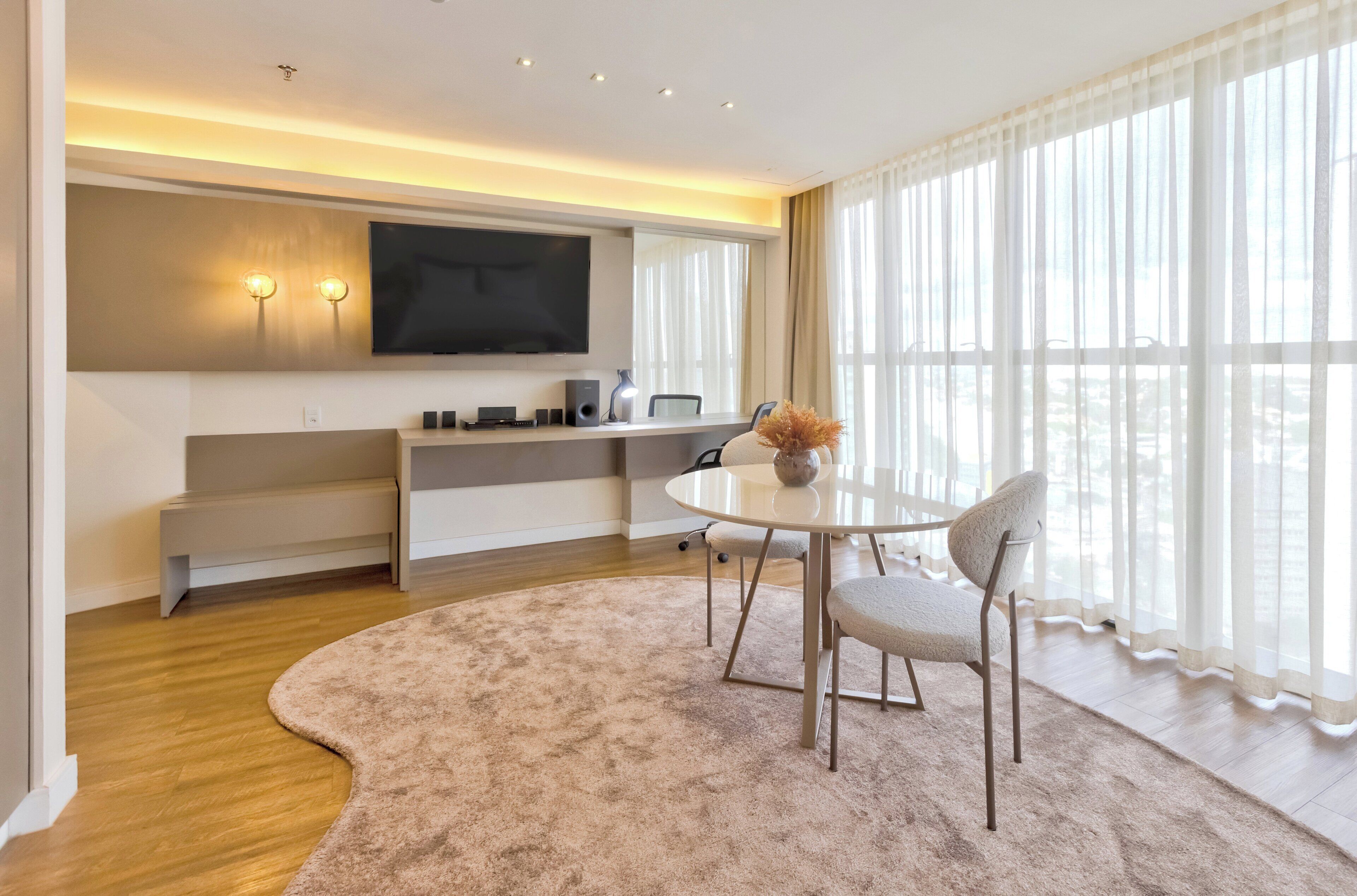 suite, 1 king bed | premium bedding, minibar, in-room safe, desk