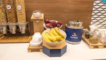 Ókeypis morgunverðarhlaðborð daglega